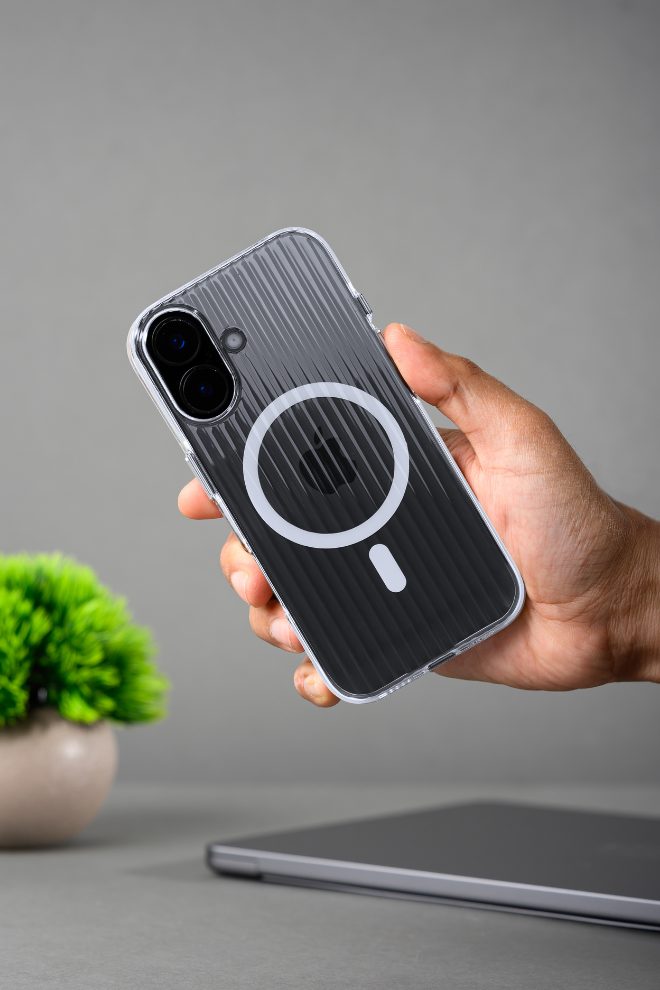 Corrugated Wave Pattern Glossy Case for iPhone 16 White Transparent (2)