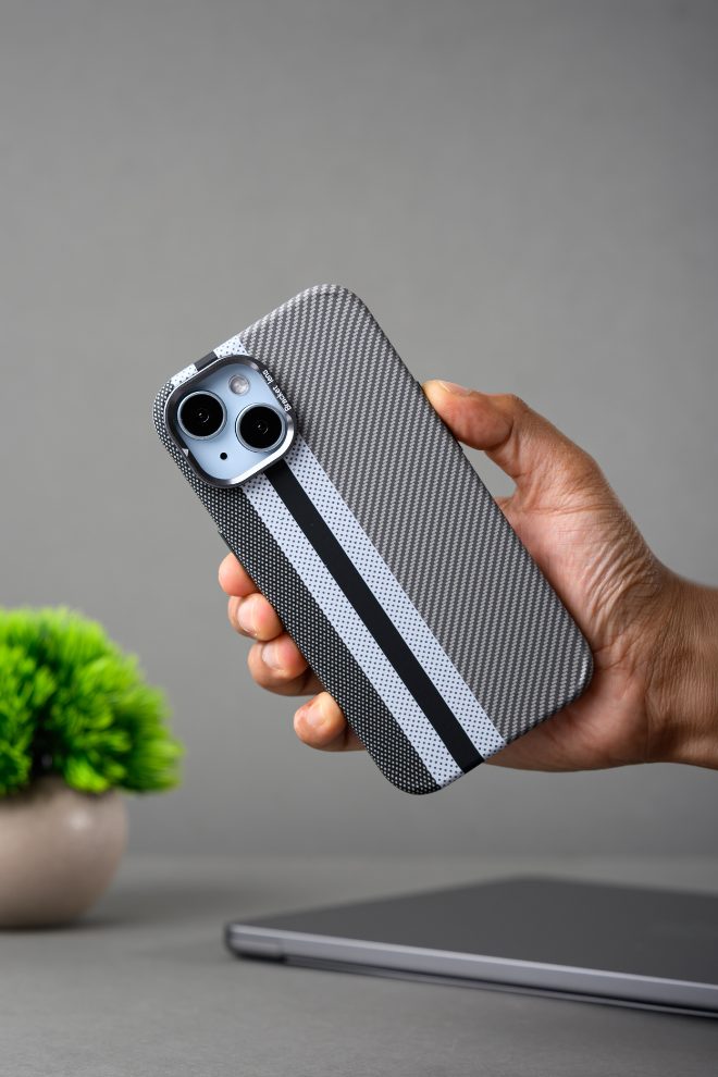 Magsafe Carbon Fiber Case for iPhone 15 plus Race Track – Gray (2)
