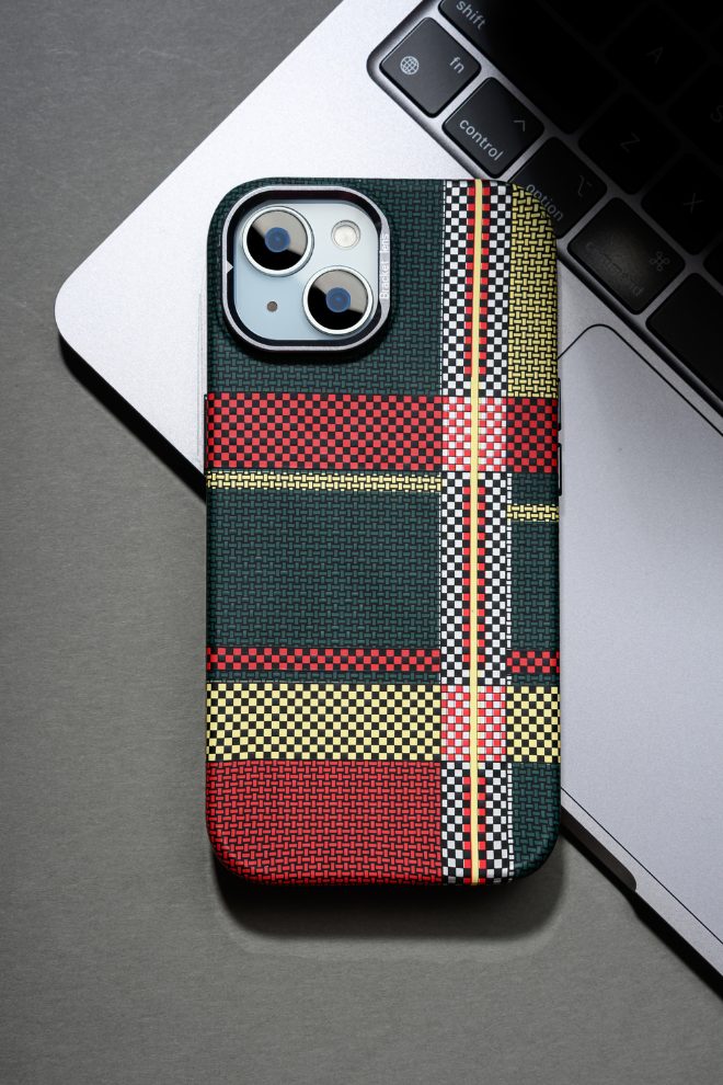 Magsafe Carbon Fiber Case for iPhone 15 – Race Track Green Red