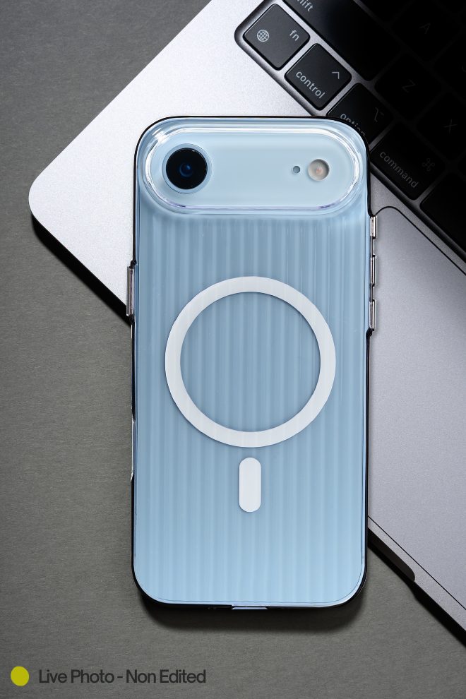 Corrugated Wave Pattern Glossy Case for iPhone 17 Air White Pattern