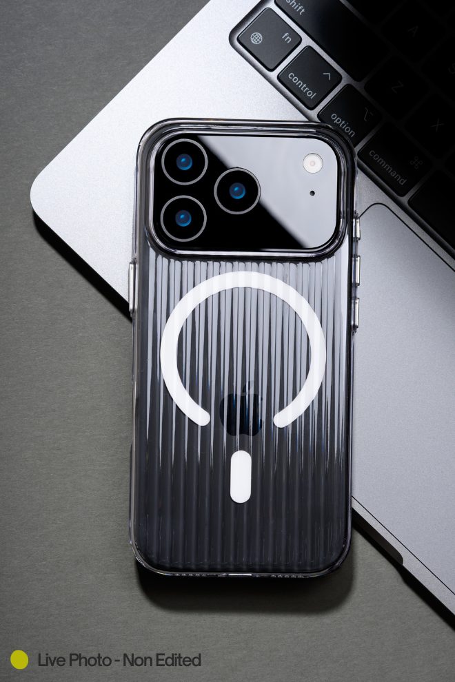 Corrugated Wave Pattern Glossy Case for iPhone 17 Pro 17 Pro Max White Pattern