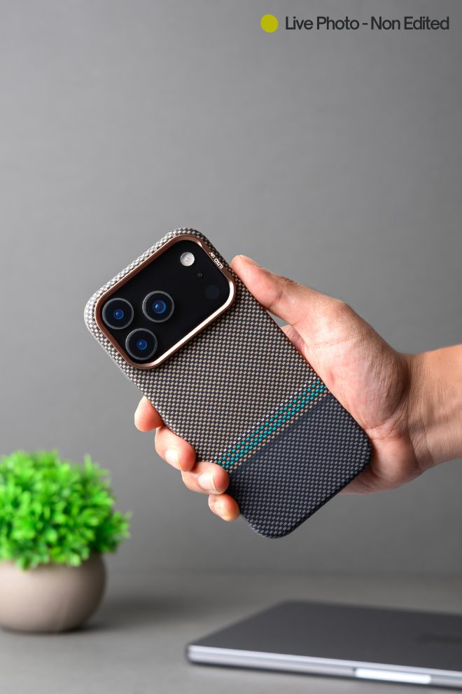 MagSafe Carbon Fiber Case for iPhone 17 Pro 17 Pro Max Gold Pattern (2)