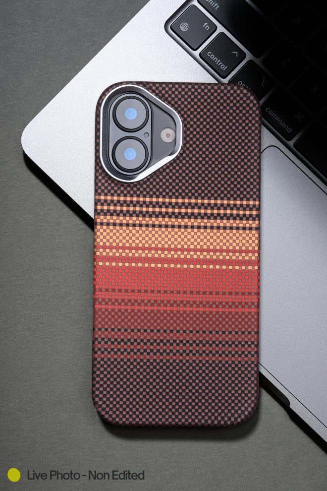MagSafe Carbon Fiber Case for iPhone 17 Fiery Red Pattern