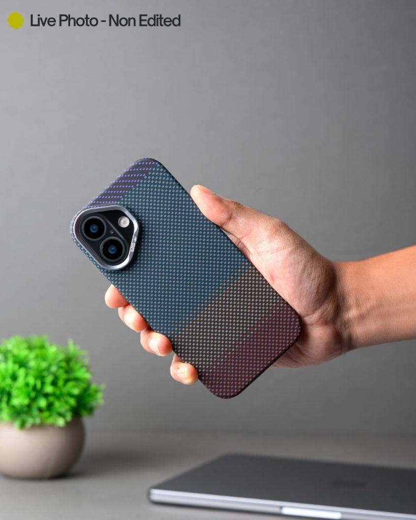 MagSafe Carbon Fiber Case for iPhone 17 - Triadic Pattern